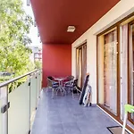 Apartament pomarańczowy z basenem,sauną-blisko morza.